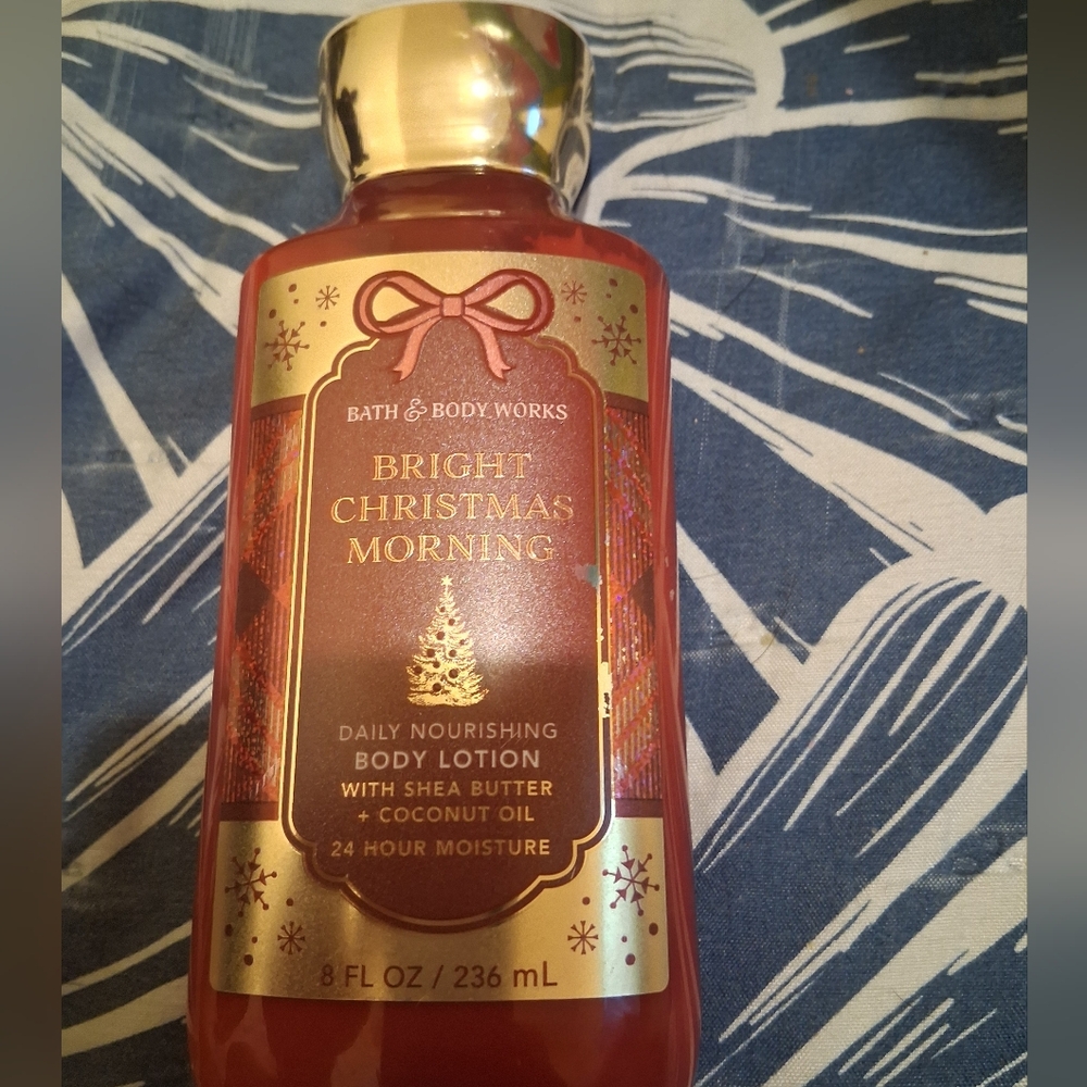 Bath & Body Works Bright Christmas Morning Lotion in Red and Gold